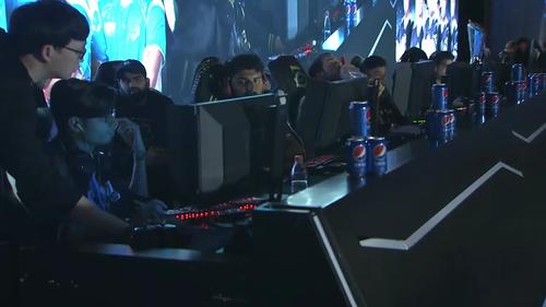 嘘声四起 嘘声四起