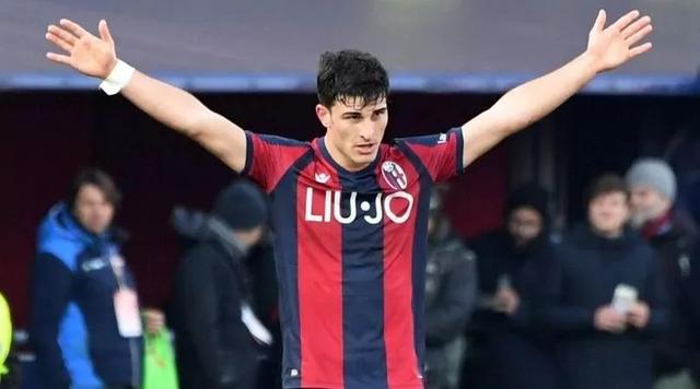 波兰百万富翁被曝在美网抢夺小球迷签名帽，网球明星找到小男孩亲自弥补遗憾