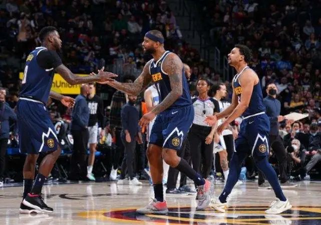 中段借错位 中段借错位